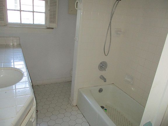2nd image of 903 W Dr McConnell Blvd
