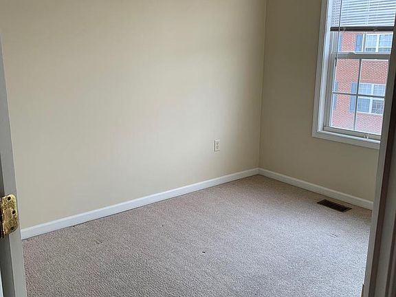 4th image of 433 W Baltimore St APT F