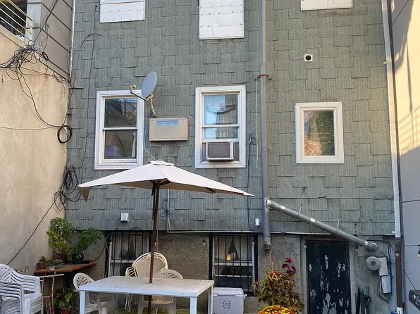 188 Powers St, Brooklyn, NY 11211