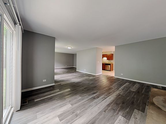 5th image of 1037 Tamarack Ln