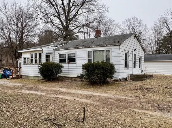 203 E North St, Saint Charles, MI 48655