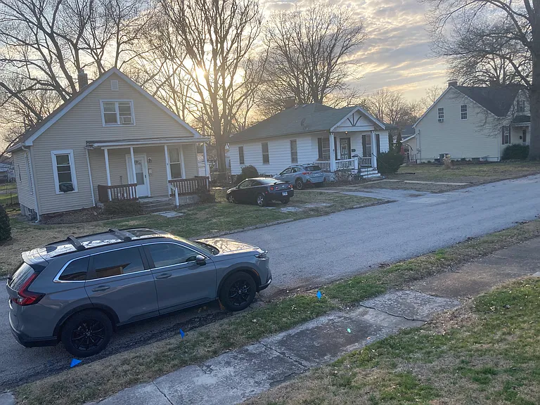 8 N Indiana Ave — Photo 39