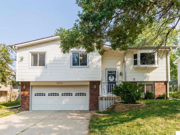 6136 NW 12th St, Lincoln, NE 68521