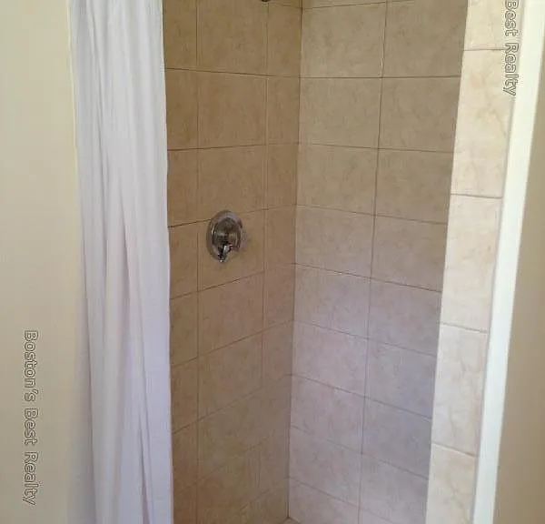 136 Chiswick Rd #B — Photo 19