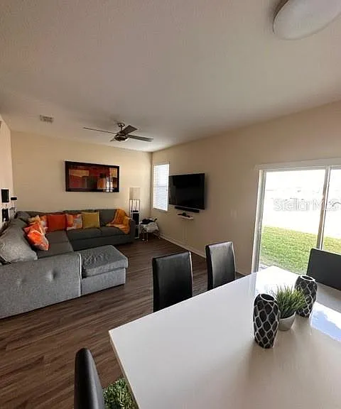 11048 Savannah Landing Cir — Photo 3