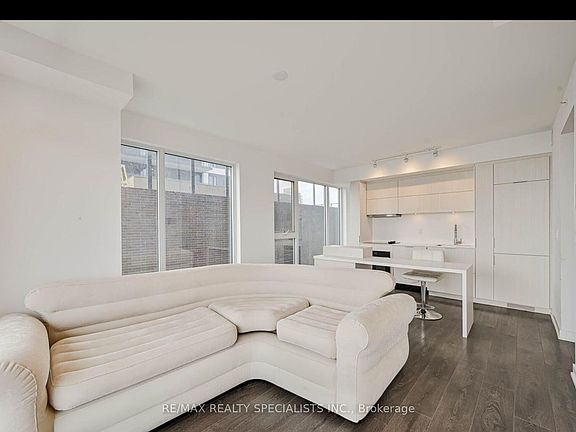 5th image of 370 Martha St #507