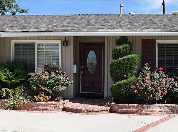 3rd image of 23855 Gilmore St