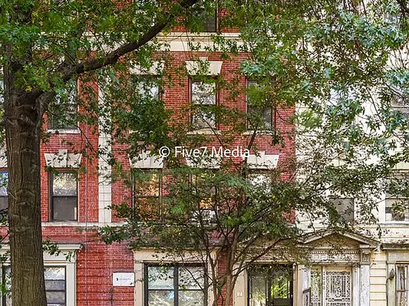 1070 Park Pl, Brooklyn, NY 11213