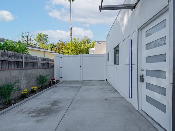 4th image of 5823 Hillview Park Ave