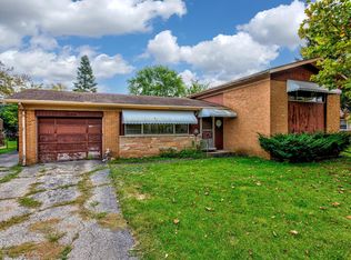 220 Delia Dr, Wauconda, IL 60084