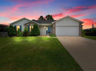 241 Hawks Rest Ct, Winfield, MO 63389