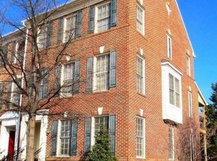 701 Massey Ln, Alexandria, VA 22314