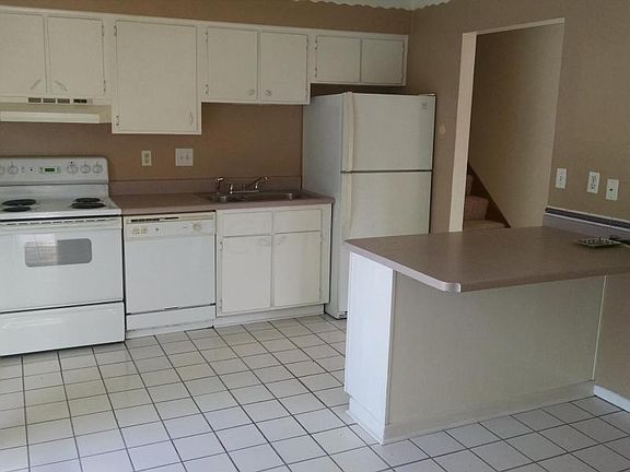 5th image of 2459 Hardy Parkway St