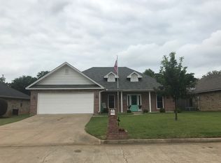 2605 Briarwood Dr, Paris, TX 75460