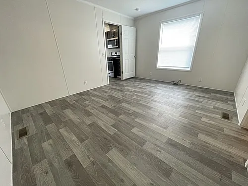 38000 Le Chateau Blvd Photo 1
