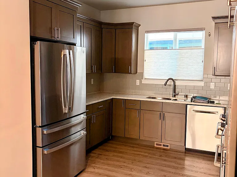 2252 W Rosecrans Ct — Photo 9