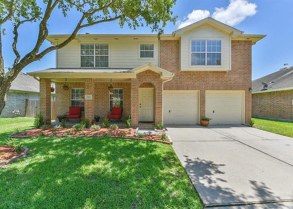 1st image of 211 Pebble Canyon Ln