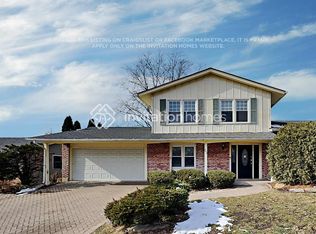 703 N Pinecrest Rd, Bolingbrook, IL 60440