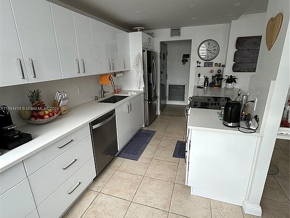2nd image of 1300 NE Miami Gardens Dr APT 520E