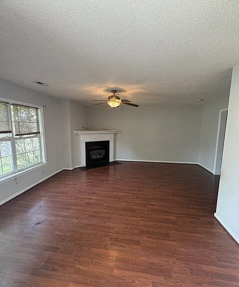 2502 Bluff View Ct #B — Photo 2
