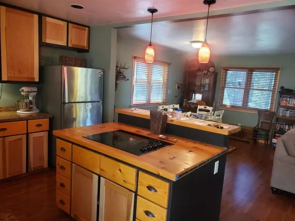 57926 Manzanita Trail, Badger, CA 93603