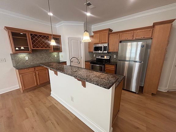 3rd image of 119 Townview Dr