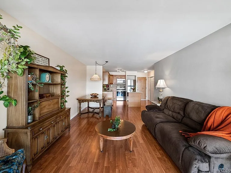 1121 N Albion St #705 — Photo 8