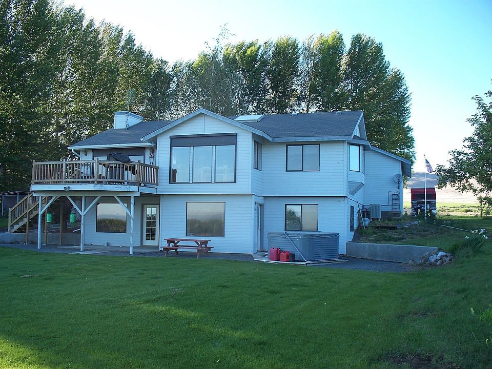Beautiful Home with a Great View!
