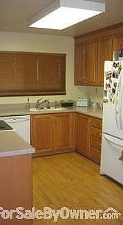 Top double door fridge w/bottom freezer