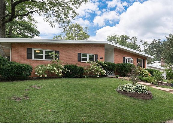 3rd image of 2317 Divot Dr