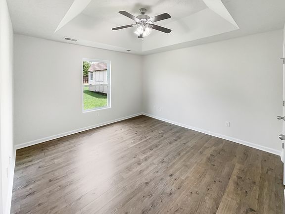 3rd image of 209 Granda Flora Dr