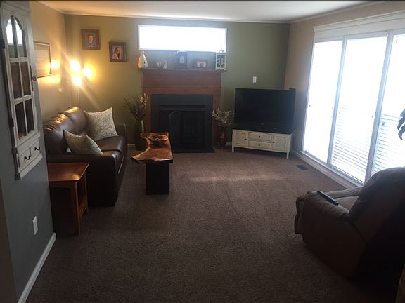 5th image of 422 N Brookside Dr