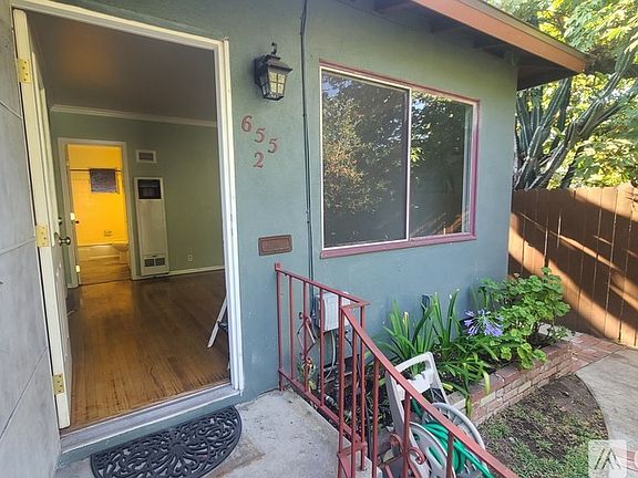 3rd image of 655 N Oakland Ave APT 2