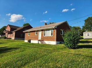 1606 Whipple Dr, Blacksburg, VA 24060