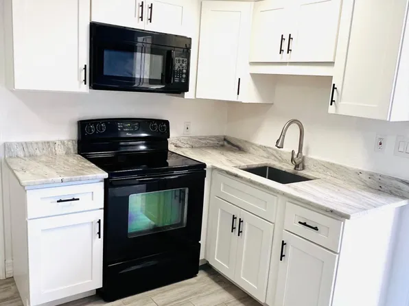 1301 11th Ave W #2, Bradenton, FL 34205