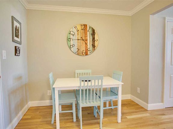 3rd image of 210 E Broadway APT 3J