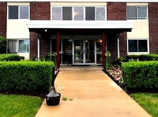 100 Deborah Ln APT A9, Wheeling, IL