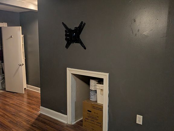5th image of 364 Lafayette St #364B