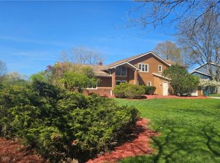 23821 Halburton Rd, Beachwood, OH 44122