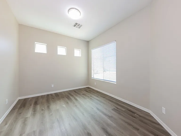 1812 E South Mountain Ave — Photo 9