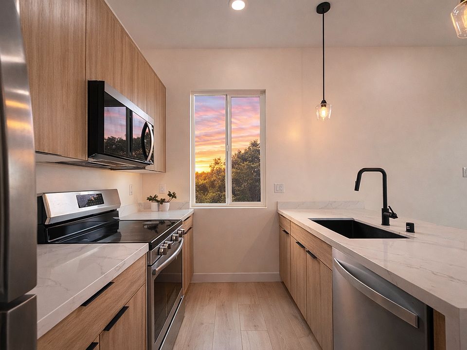 1st image of 4606 Shoshoni Ave Unit 6