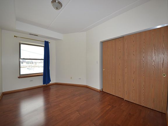 4th image of 2322 S Canal St Unit 708