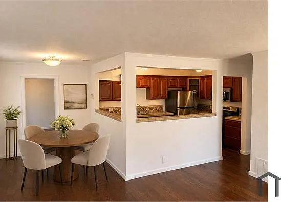1970 Sunshine Dr — Photo 6
