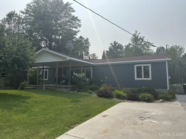 5651 J Rd, Escanaba, MI 49829
