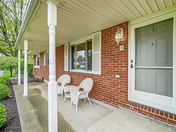 3rd image of 529 Quinston Ct