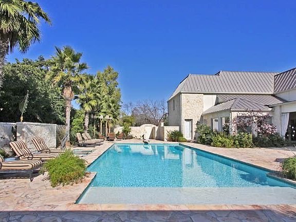 2nd image of 507 W El Prado Dr
