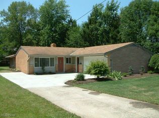 2104 Walter Rd, Westlake, OH 44145