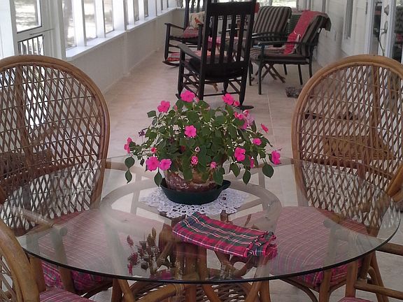 Screened-in Porch