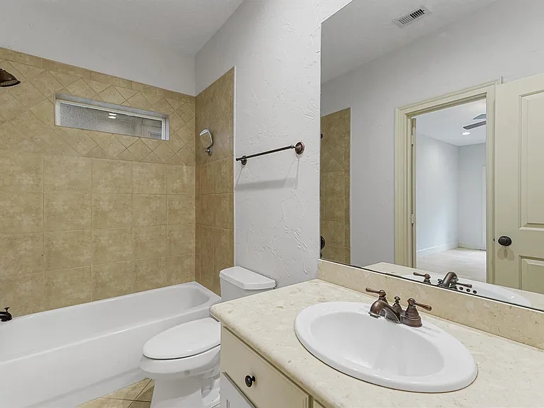 2418 Ralph St #A — Photo 11