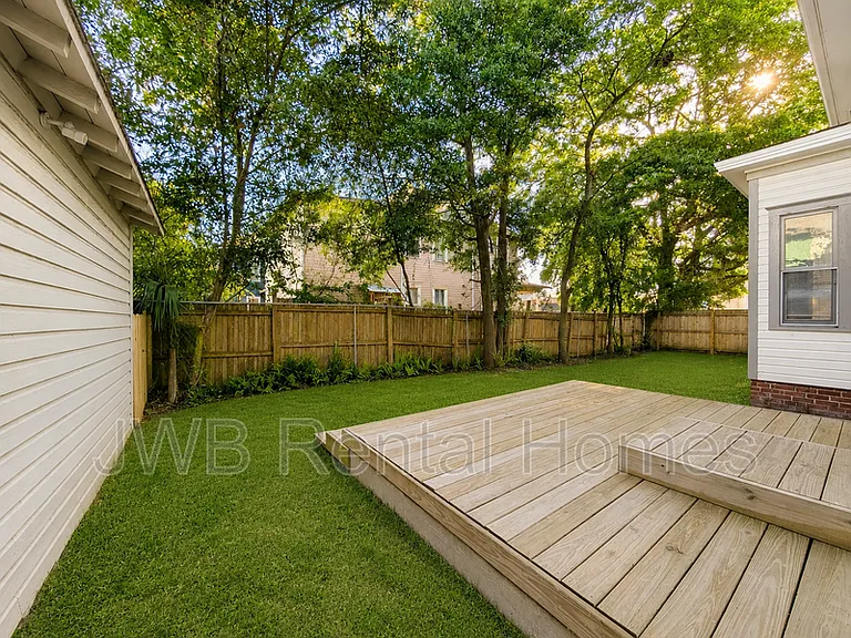 2040 N Laura St — Photo 13